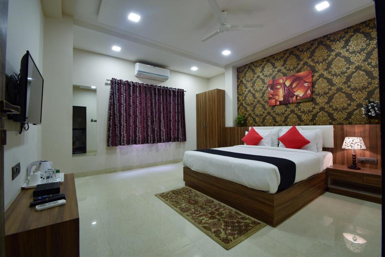 Hotel The Mewar Dabok Eksteriør billede