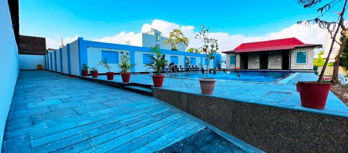Hotel The Mewar Dabok Eksteriør billede